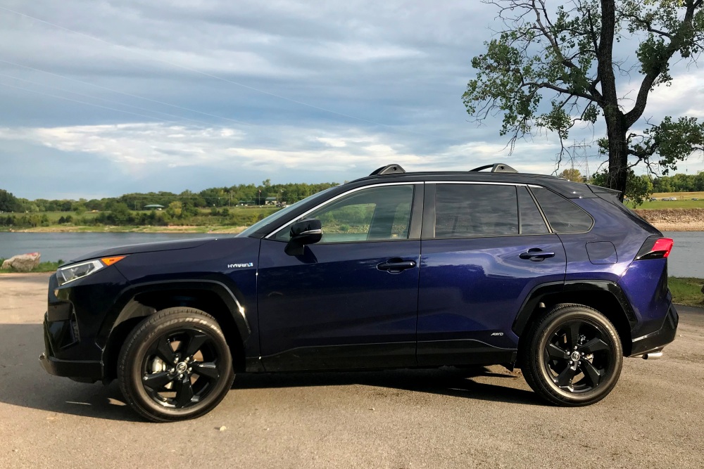 Review: 2019 Toyota RAV4 XSE HV Offers Suburban Function with a Side of Adventure