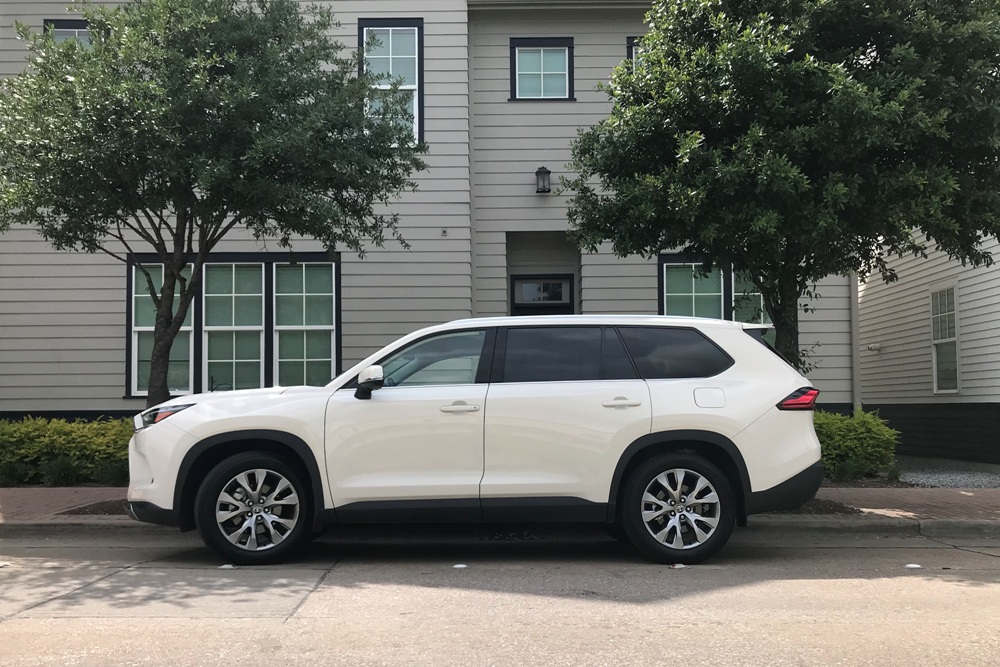 2024 Toyota Grand Highlander Is a Perfect Mid-Size for North America