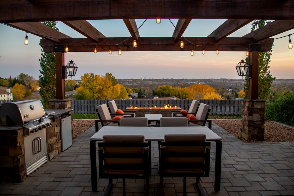 How to Customize Your Outdoor Kitchen for Date Night